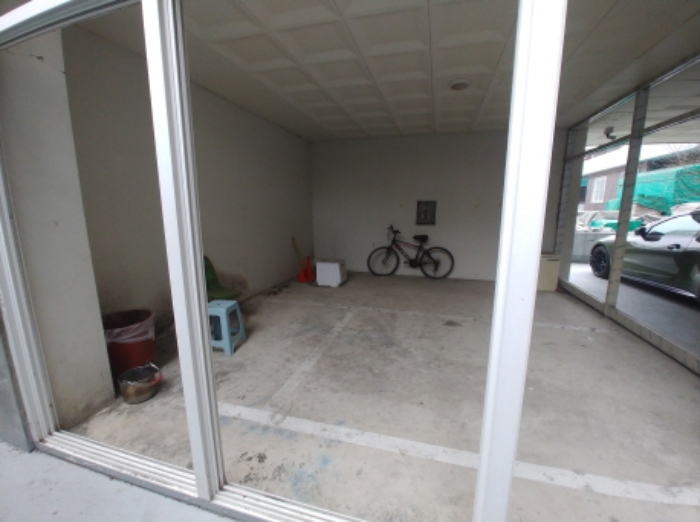 상가 뒷편 빈 공간 (3)