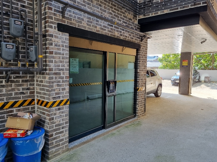 1층 다가구주택 출입구