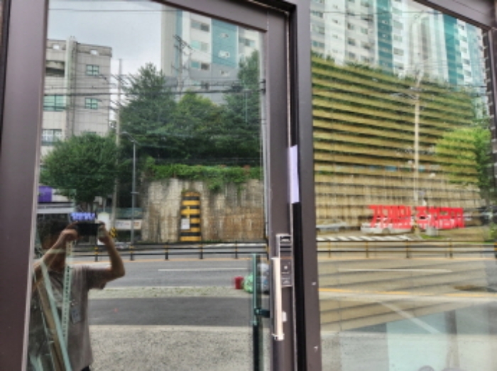 1층 상가 안내문 부착