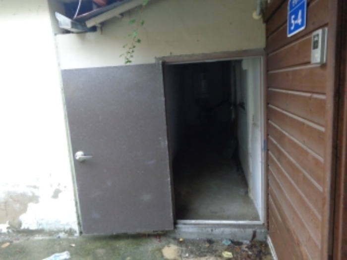 [목록 2] 대문 옆에 있는 창고의 모습