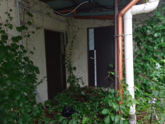 [목록 2] 부속 건물의 북쪽 출입문 주변의 모습