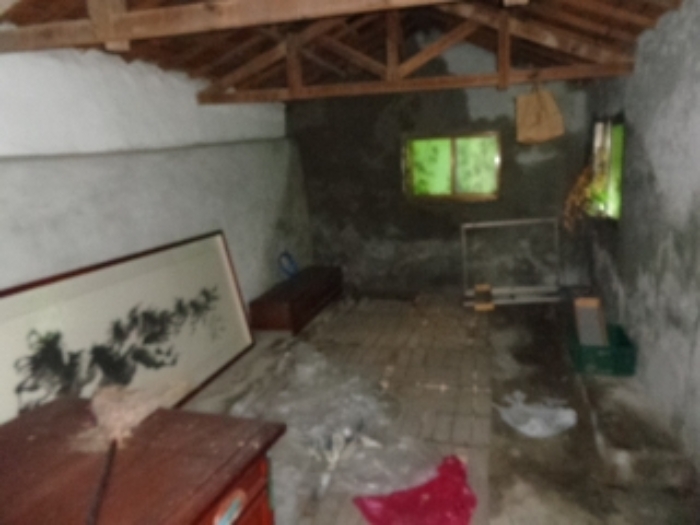 [목록 2] 부속 건물의 창고 내부 모습