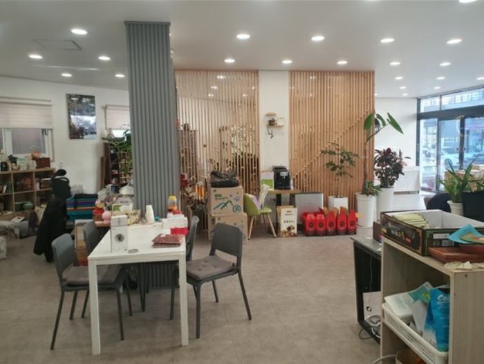 본건 기호(2)건물 1층 증축부분 내부전경