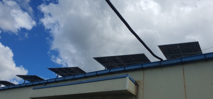 지붕의 태양열발전시설