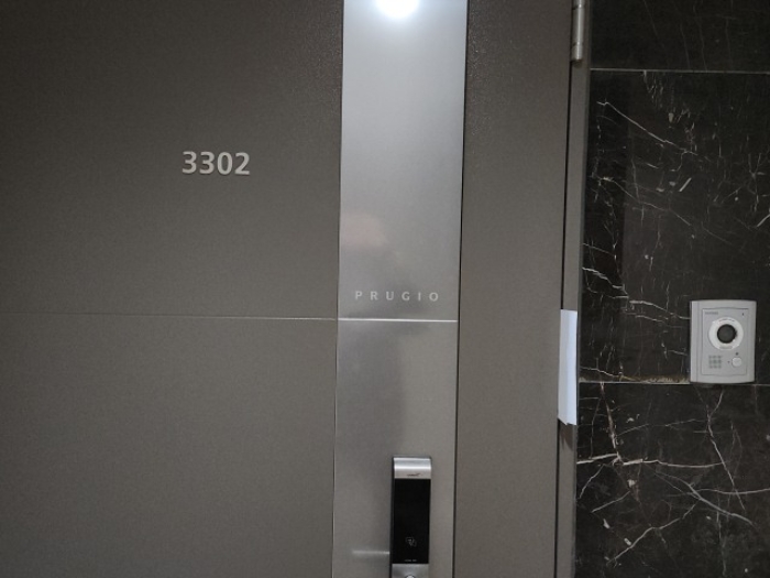 출입문 및 안내장