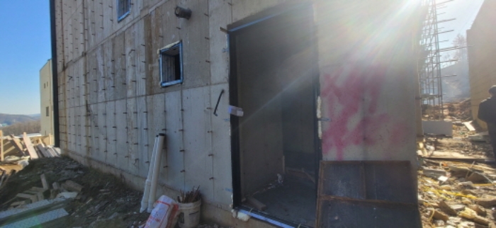 목록4(18동) 출입구(안내문 부착)