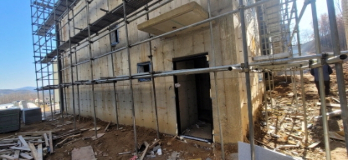 제시외3층 건물(17동) 출입구(안내문부착)