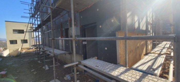 목록3(16동) 출입구(안내문부착)