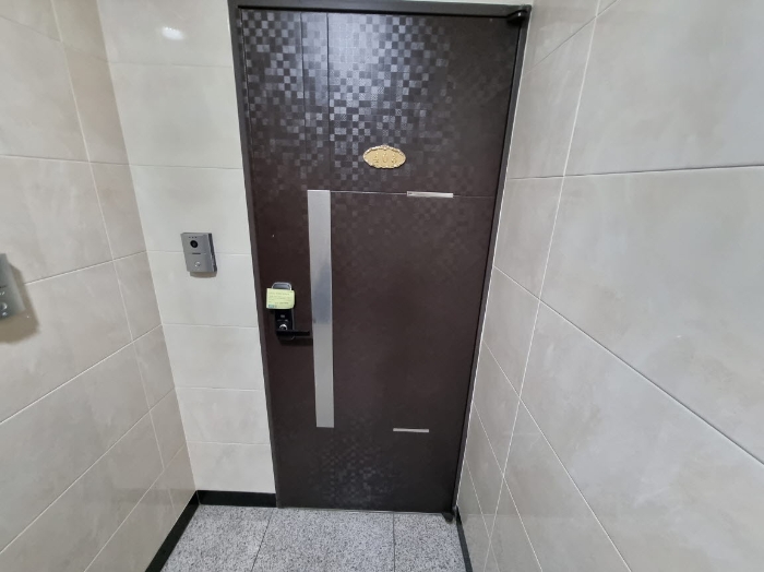 목록2. 403호 출입문