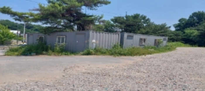 목록1 토지 일부(건테이너박스 2개동) 전경