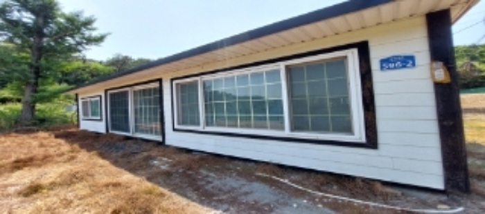 목록1 토지 일부(제시외 이동식 주택 주소표시 등 ) 전경