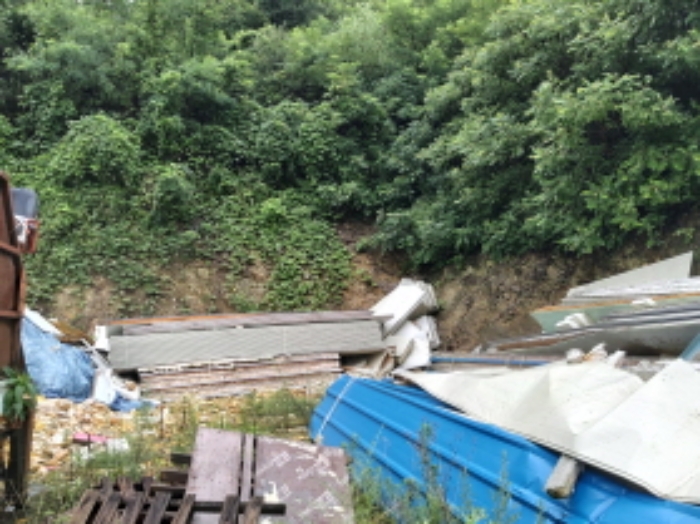 * 본건 목적물7. 소재 적체물 전경