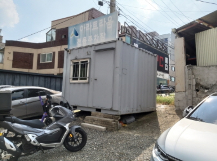 * 본건 목적물 8.9.10.지상 주차장관리실 전경