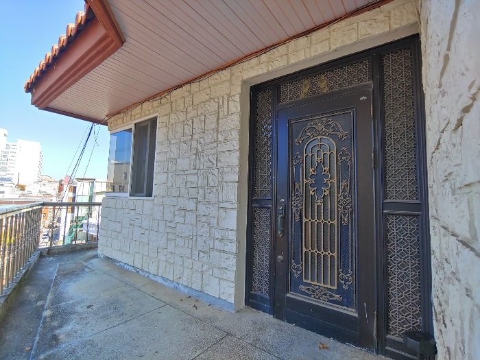 본건 기호 1(건물 중 2층)