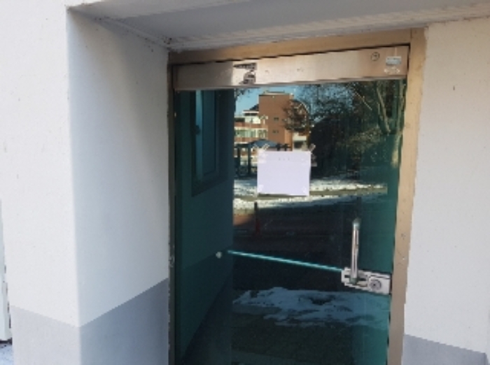 제시부동산 목록1번
지하층출입문 알림고시