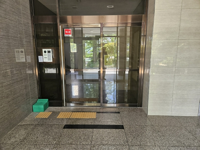 본건 1층 공동현관기