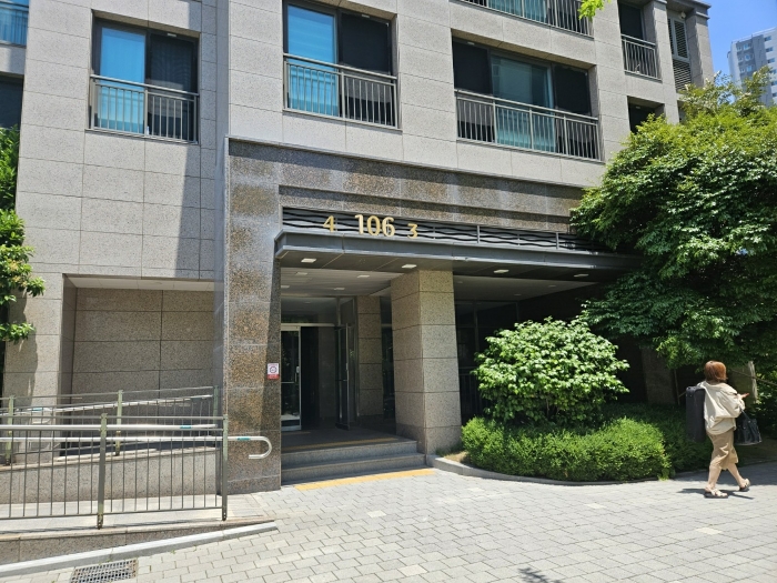 본건 1층 공동출입구