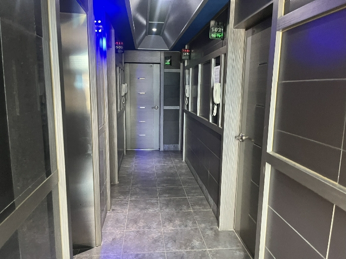 본건 건물 복도