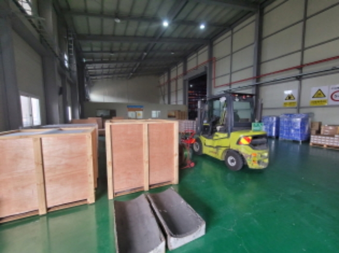 제4 공장 (제품 포장 및 창고 시설)