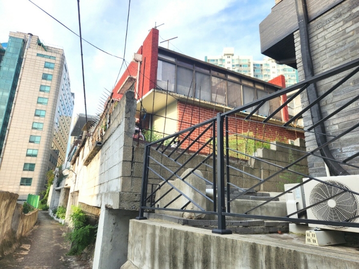 본건 전경(남서측에서 촬영)