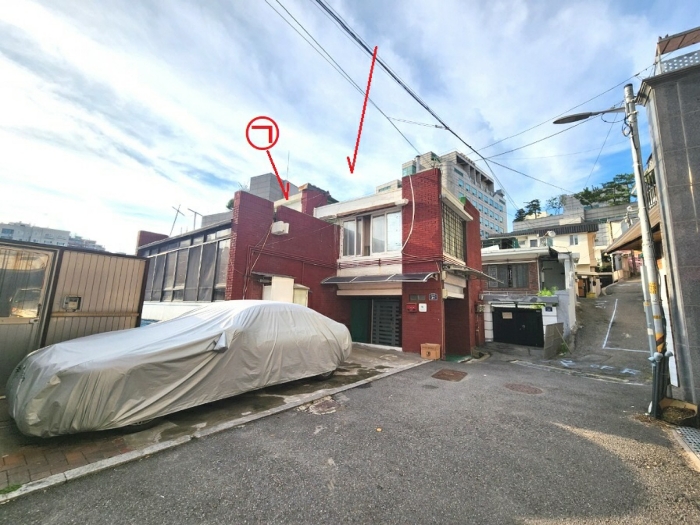 본건 토지 및 제시외 건물 기호㉠(남동측에서 촬영)