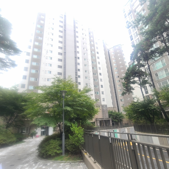 본건 래미안신당하이베르아파트 111동 전경