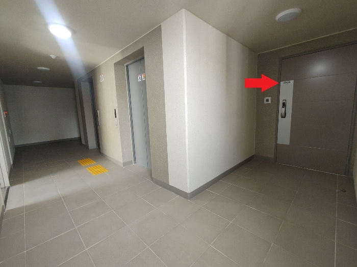 본건 앞 복도 등