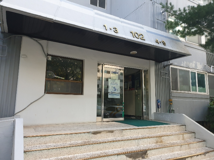 102동 출입구 전경