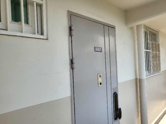 본건 현관 호표식