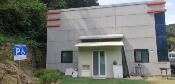 목록4. 건물(좌측면에서 본 전경)