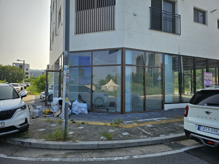 제시외 물건 ㉠