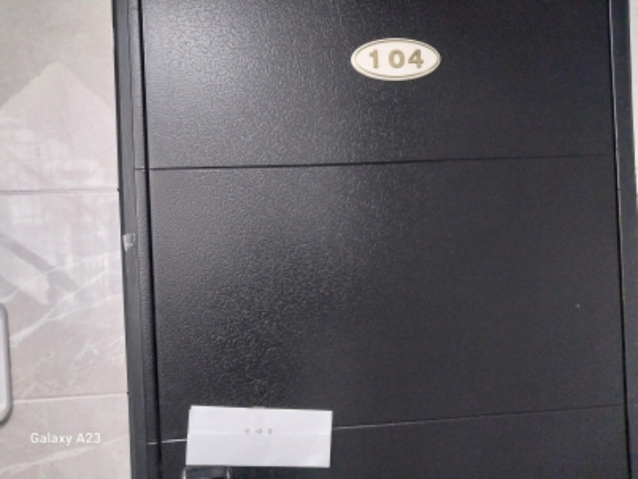 목적물 104호 출입문