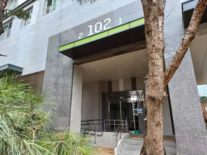 본건 1층 출입구 전경