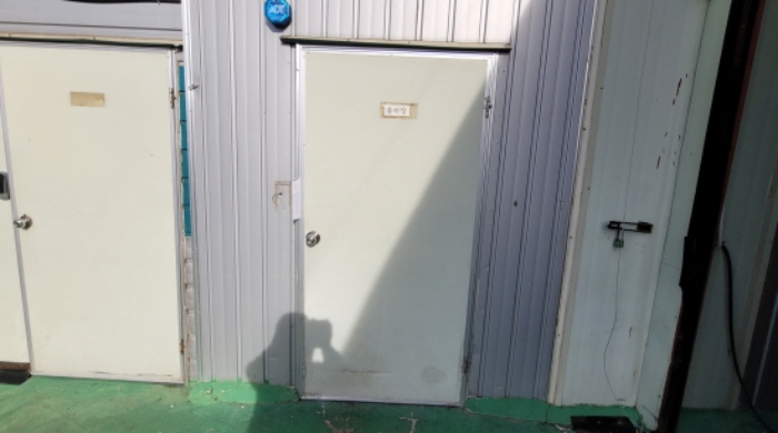 출입문(안내문)