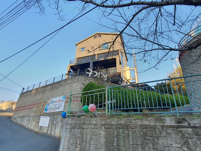 [본건전경(남서측 촬영)]