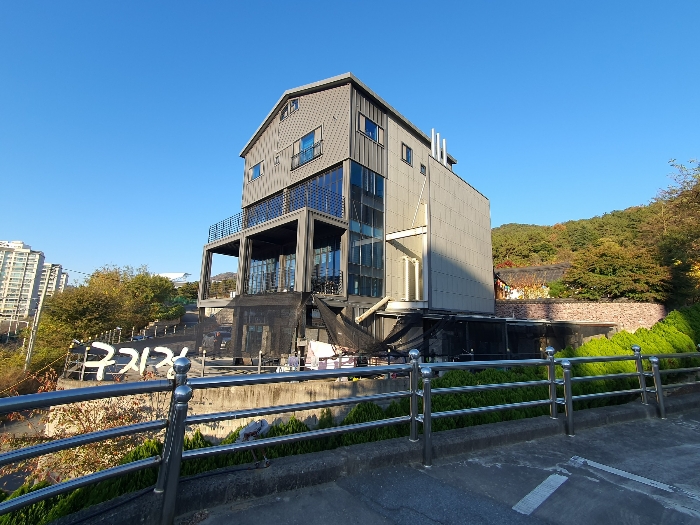 [본건전경(남측 촬영)]