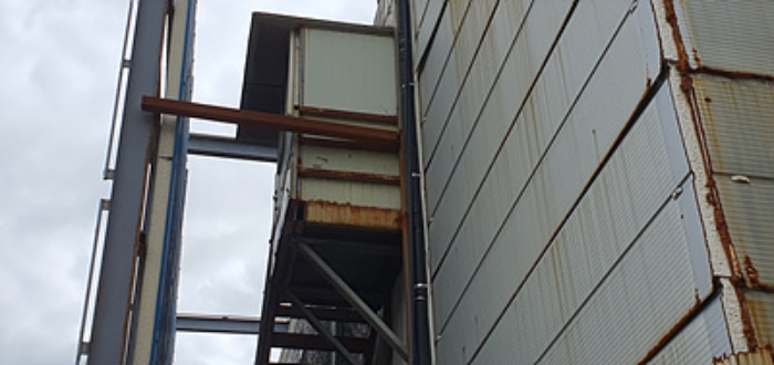 기호 3 토지 지상위 제시외 건물-출입문(2층)