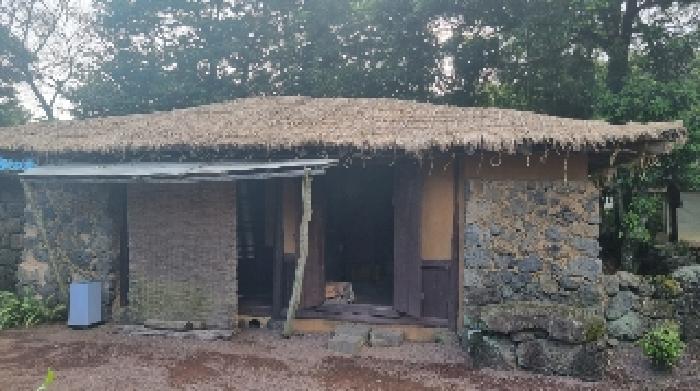 본건 소재지2(성읍리 371-1) 제시 부속건물(단층 창고)