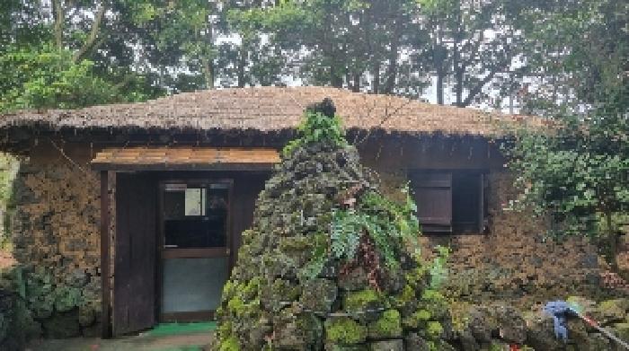 본건 소재지2(성읍리 371-1) 제시 부속건물(단층 소매점)