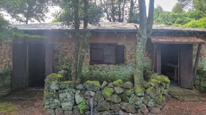 본건 소재지2(성읍리 371-1) 제시 부속건물(단층 소매점)