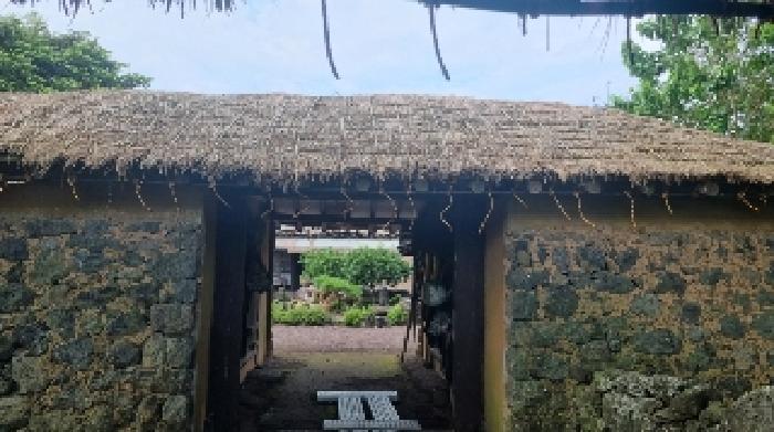 본건 소재지2(성읍리 371-1) 제시 부속건물(단층 창고)