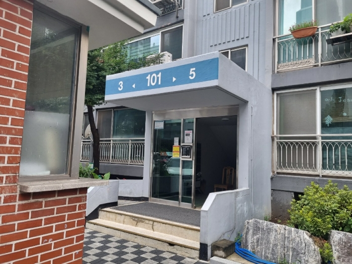 공동현관문 전경