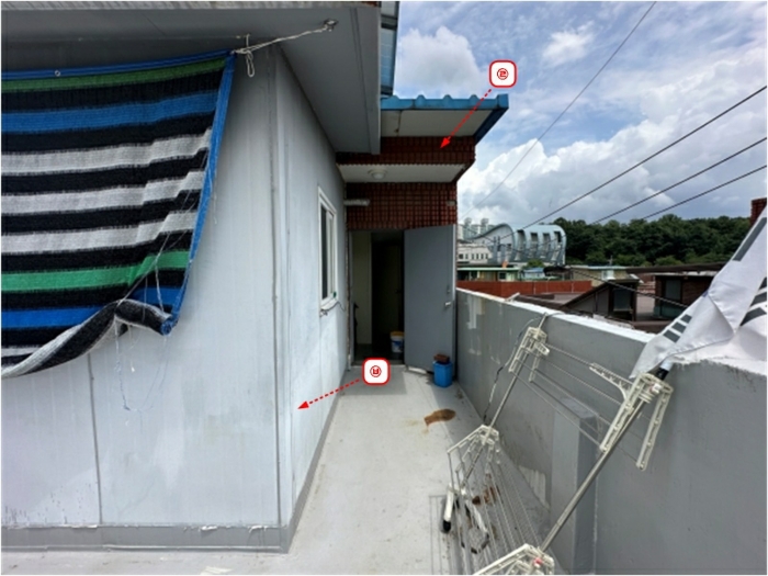 기호2 옥탑층 전경 등(제시외 ㉣,㉥)