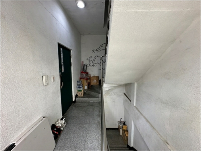 기호2 2층 계단실 전경 등