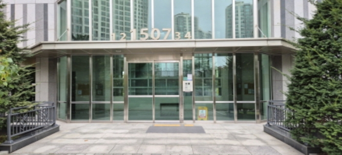 공동현관 출입문