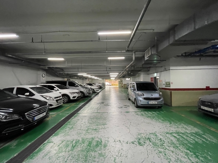 지하주차장 전경