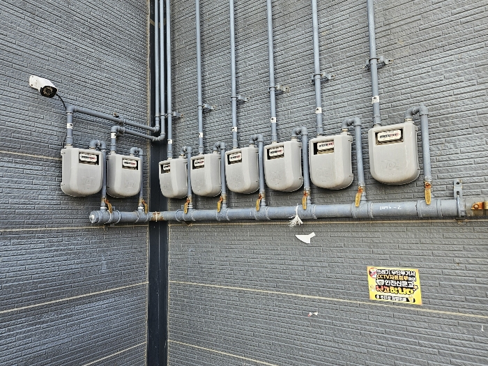 도시가스계량기 (8가구 추정)