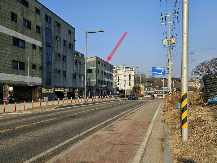 본건 주위환경 (본건 남서측 인근에서 촬영)