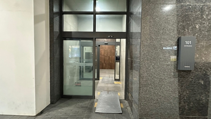 1층 공동출입구