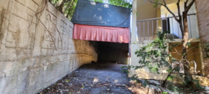 목록1 소재 제시외 천막 주차장3 전경